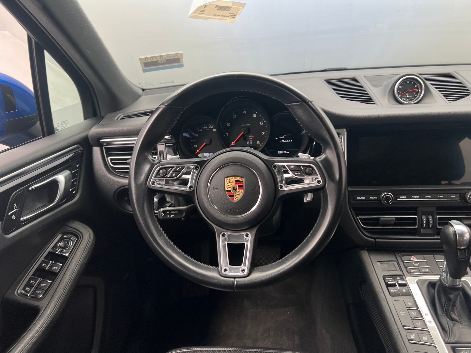 Thumbnail: 2021 Porsche Macan - 4