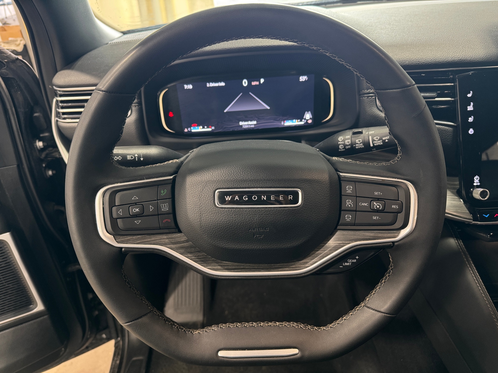 Thumbnail: 2024 Jeep Wagoneer - 4