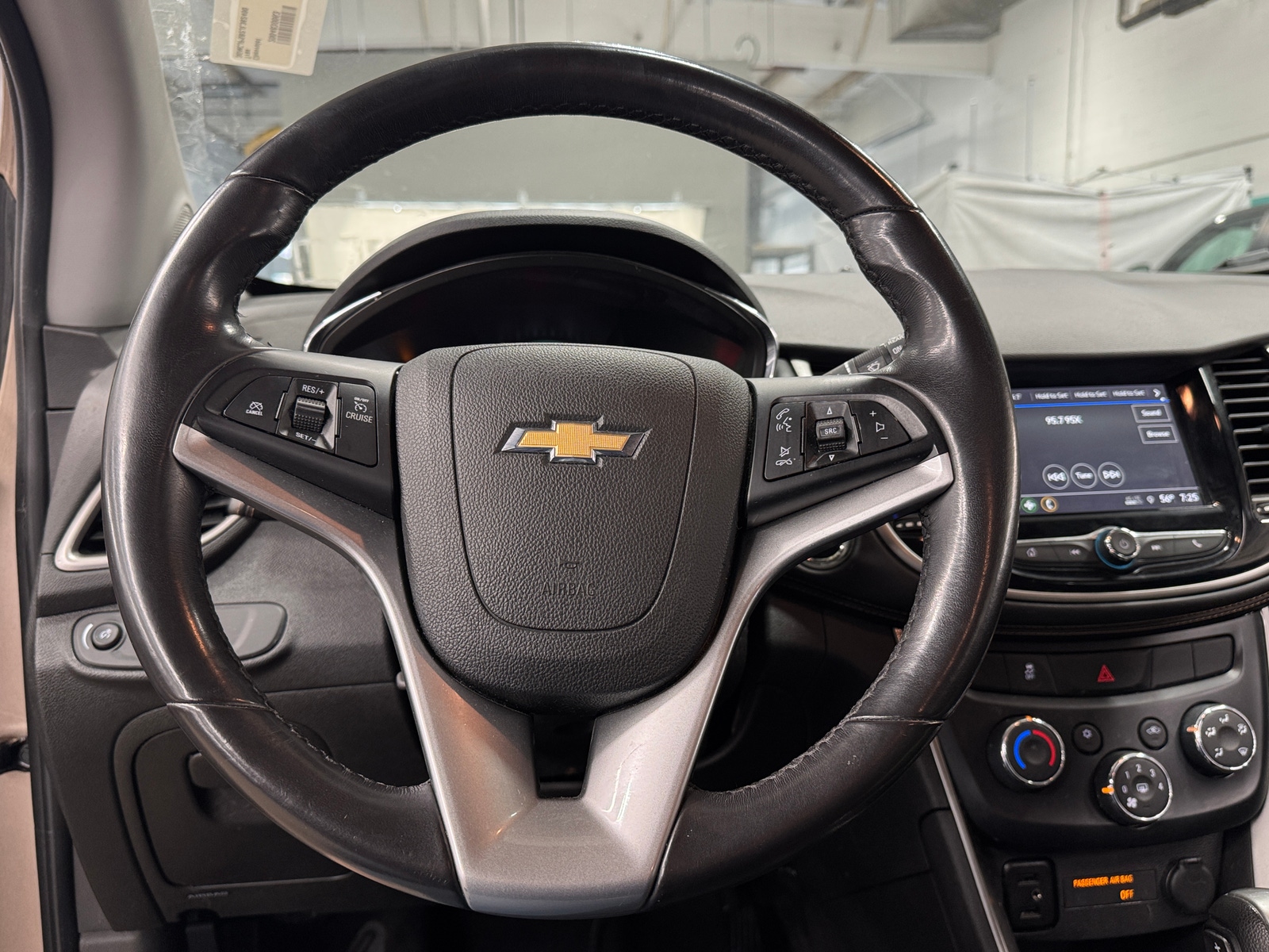 Thumbnail: 2018 Chevrolet Trax - 5