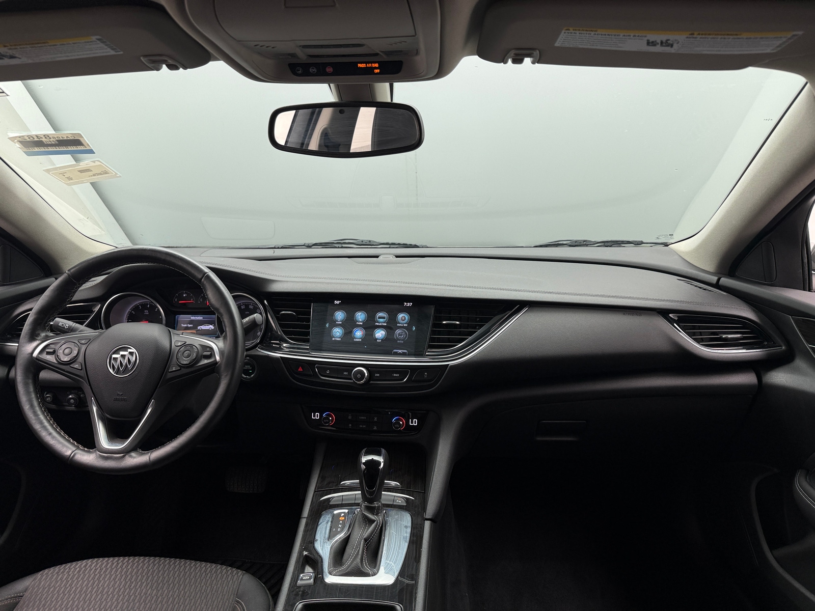 Thumbnail: 2018 Buick Regal - 3