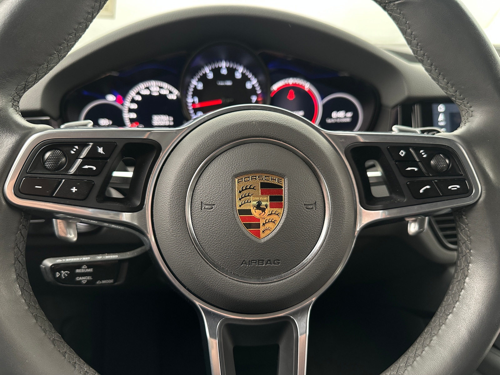 Thumbnail: 2019 Porsche Cayenne - 4