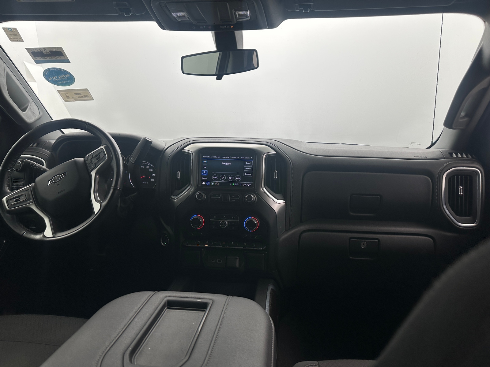 Thumbnail: 2022 Chevrolet Silverado 1500 - 3