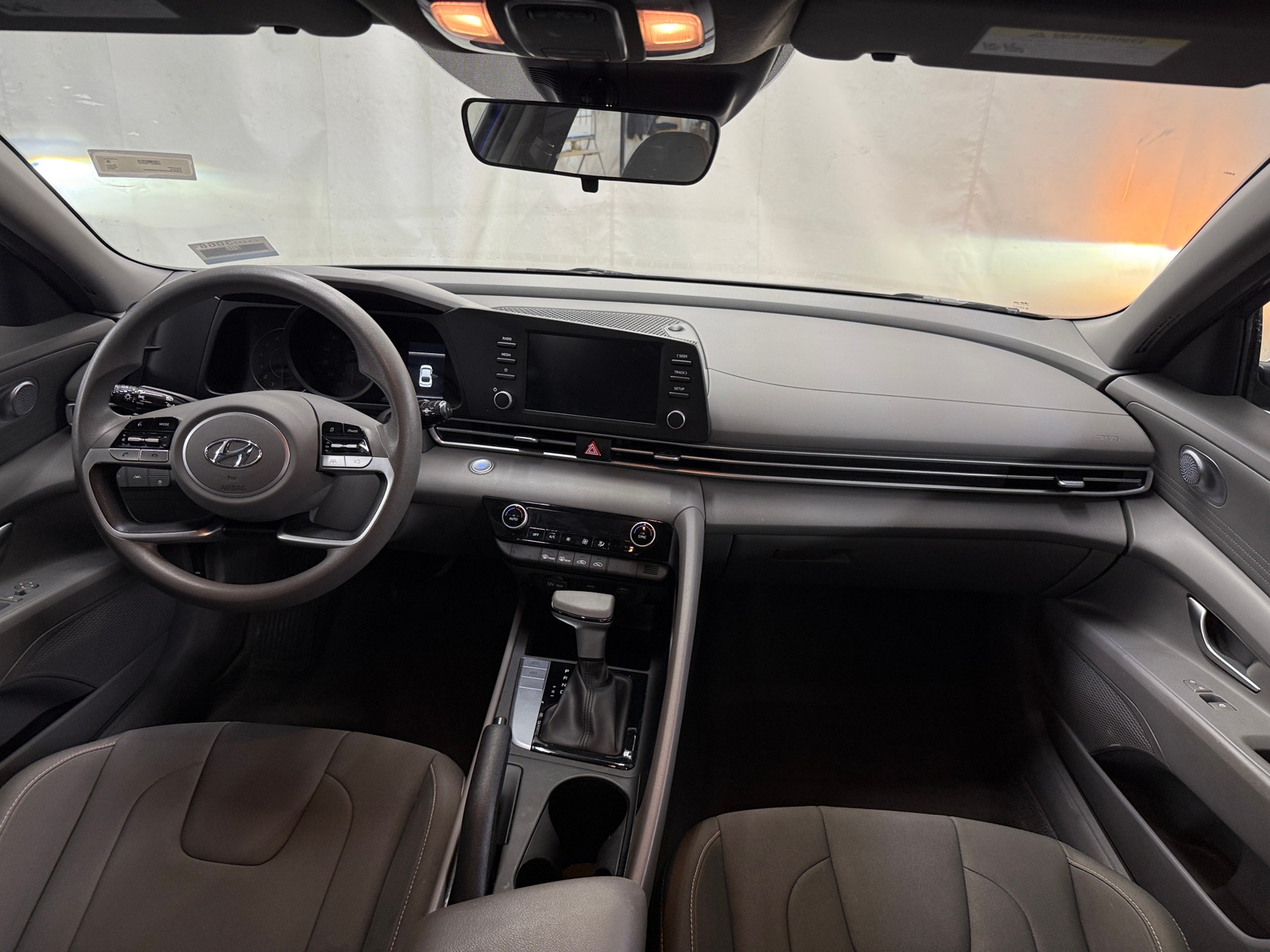Thumbnail: 2023 Hyundai Elantra - 3