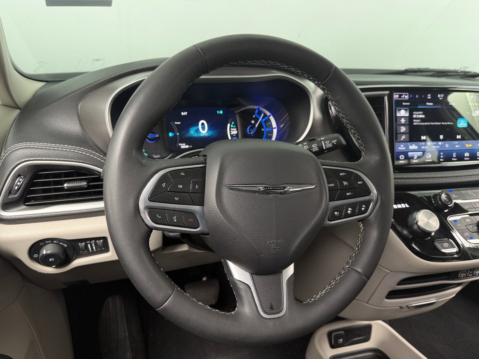 Thumbnail: 2024 Chrysler Pacifica - 4