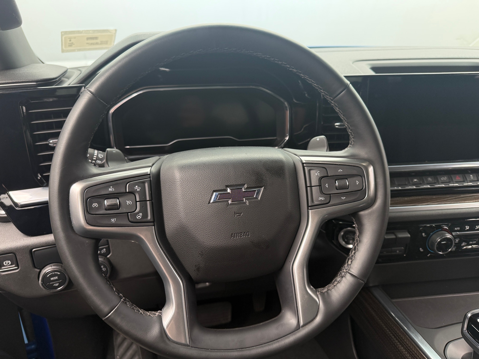 Thumbnail: 2025 Chevrolet Silverado 1500 - 4
