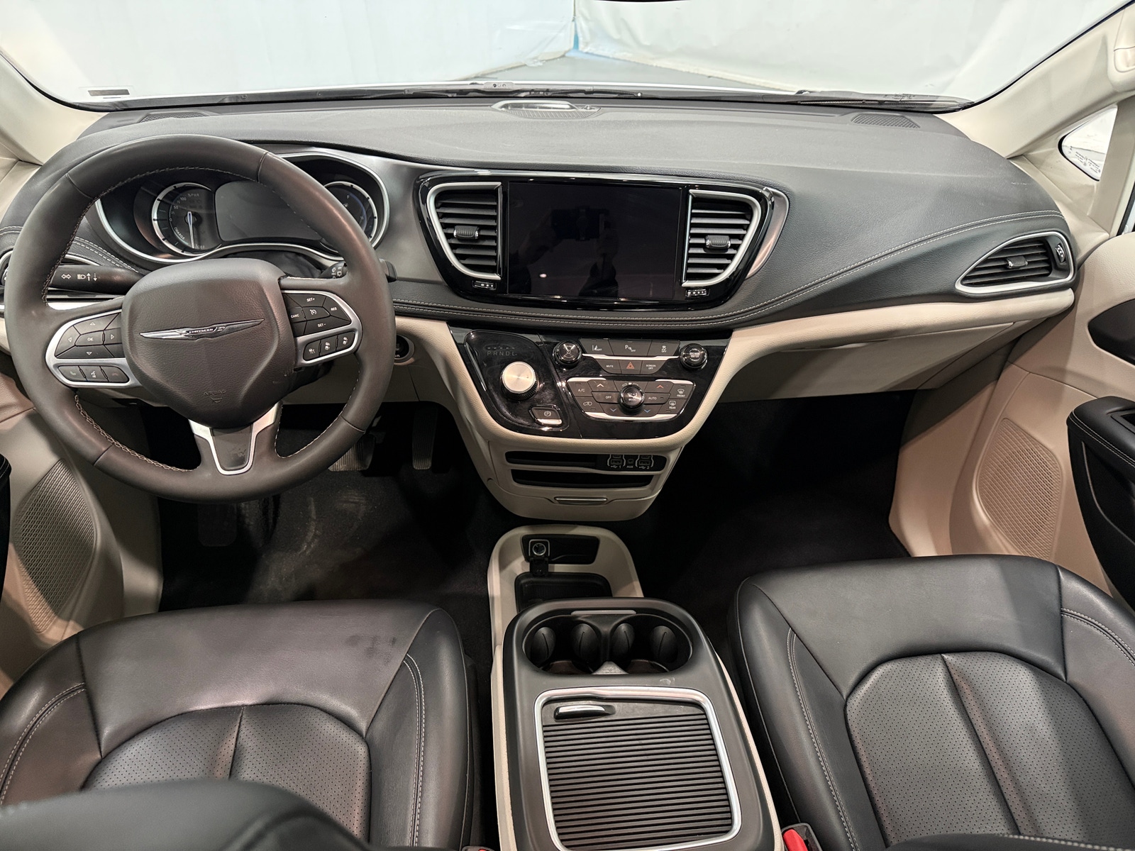 Thumbnail: 2024 Chrysler Pacifica - 2