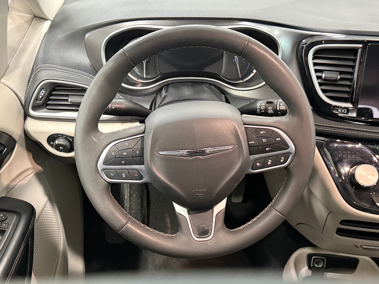 Thumbnail: 2024 Chrysler Pacifica - 4