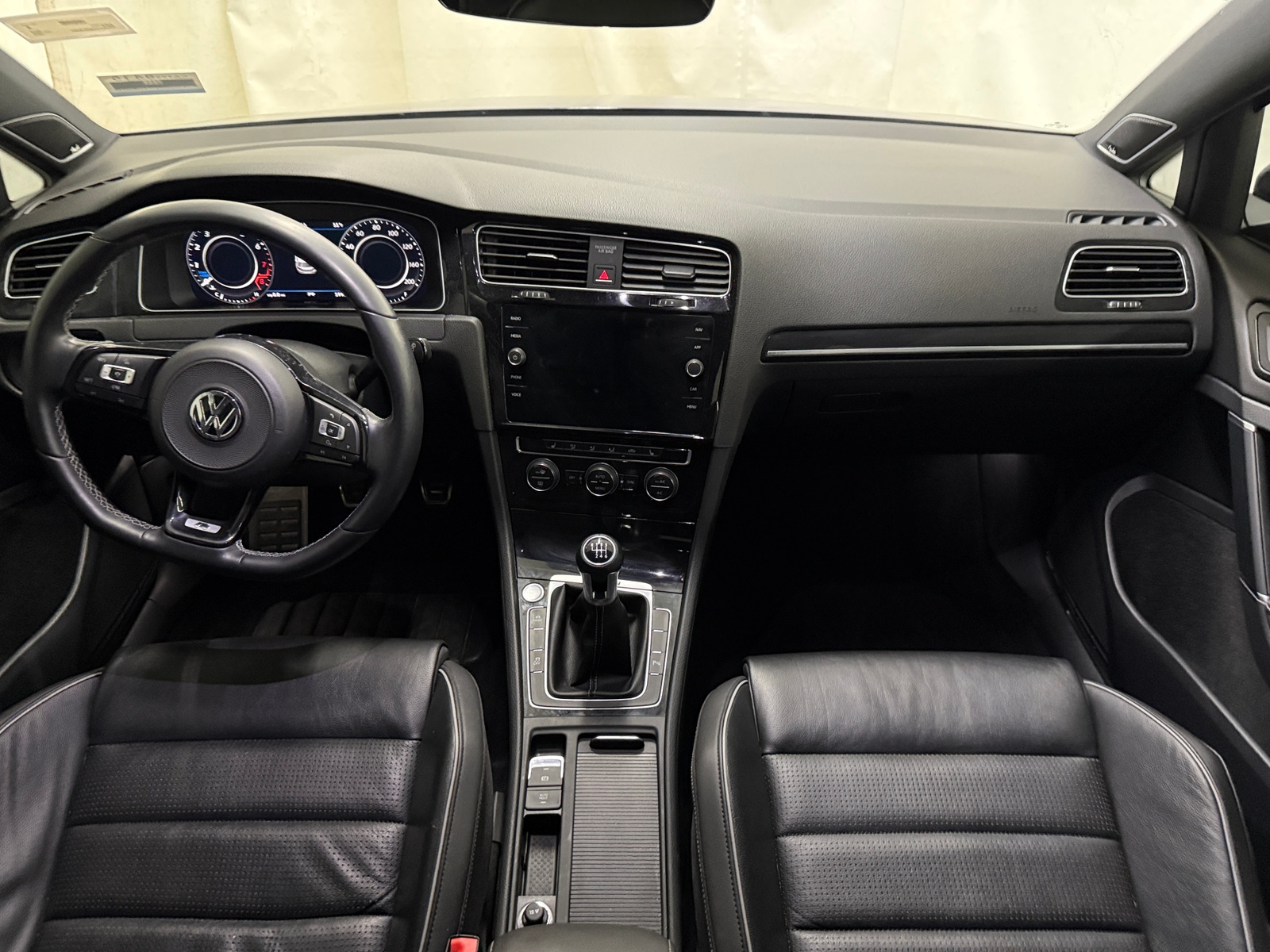 Thumbnail: 2018 Volkswagen Golf - 2