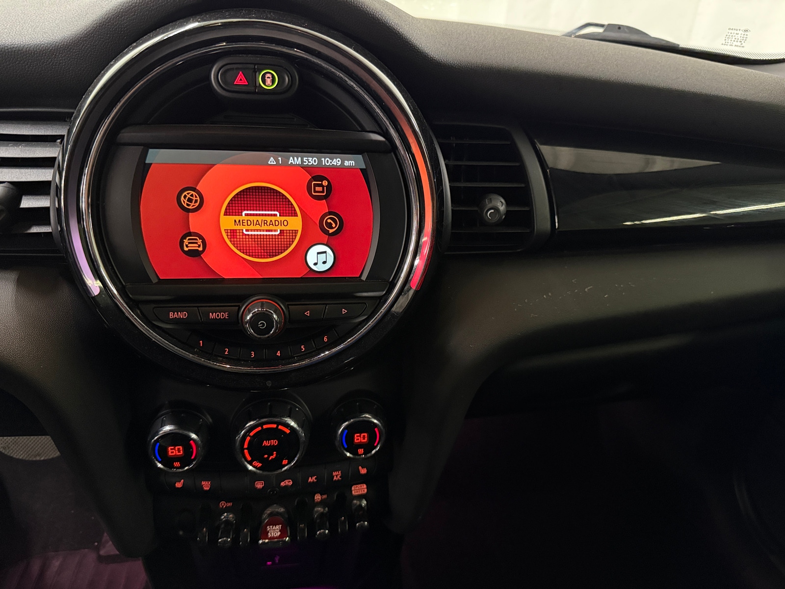 Thumbnail: 2020 MINI Cooper Hardtop - 4