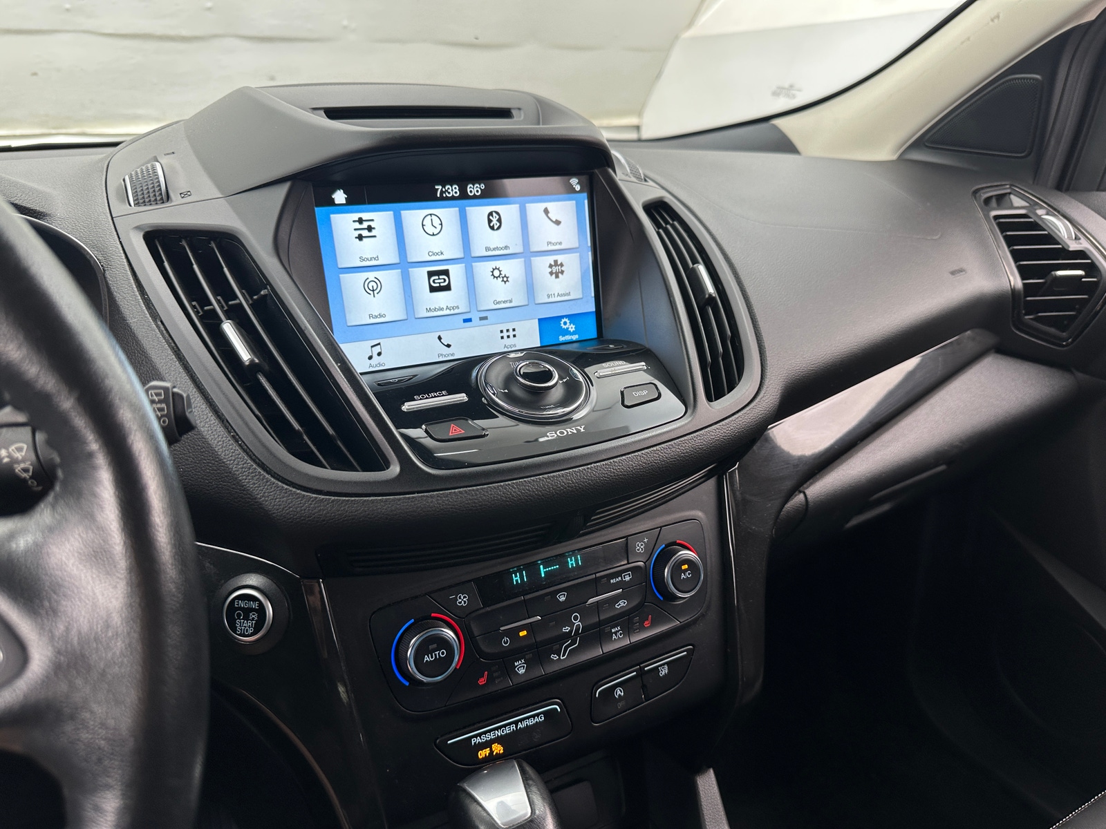 Thumbnail: 2017 Ford Escape - 3
