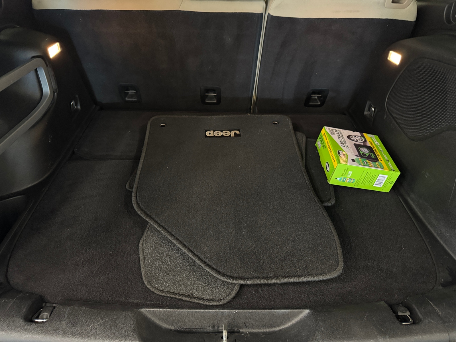 Thumbnail: 2016 Jeep Cherokee - 7