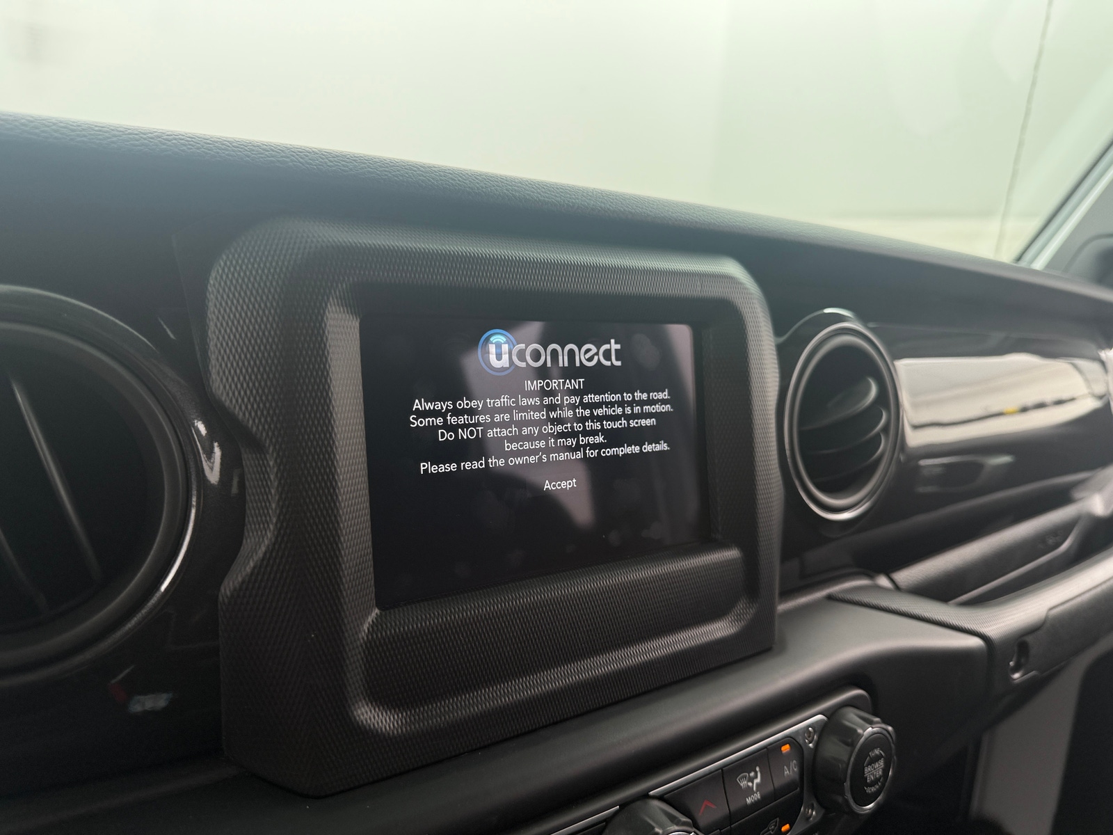 Thumbnail: 2021 Jeep Gladiator - 4