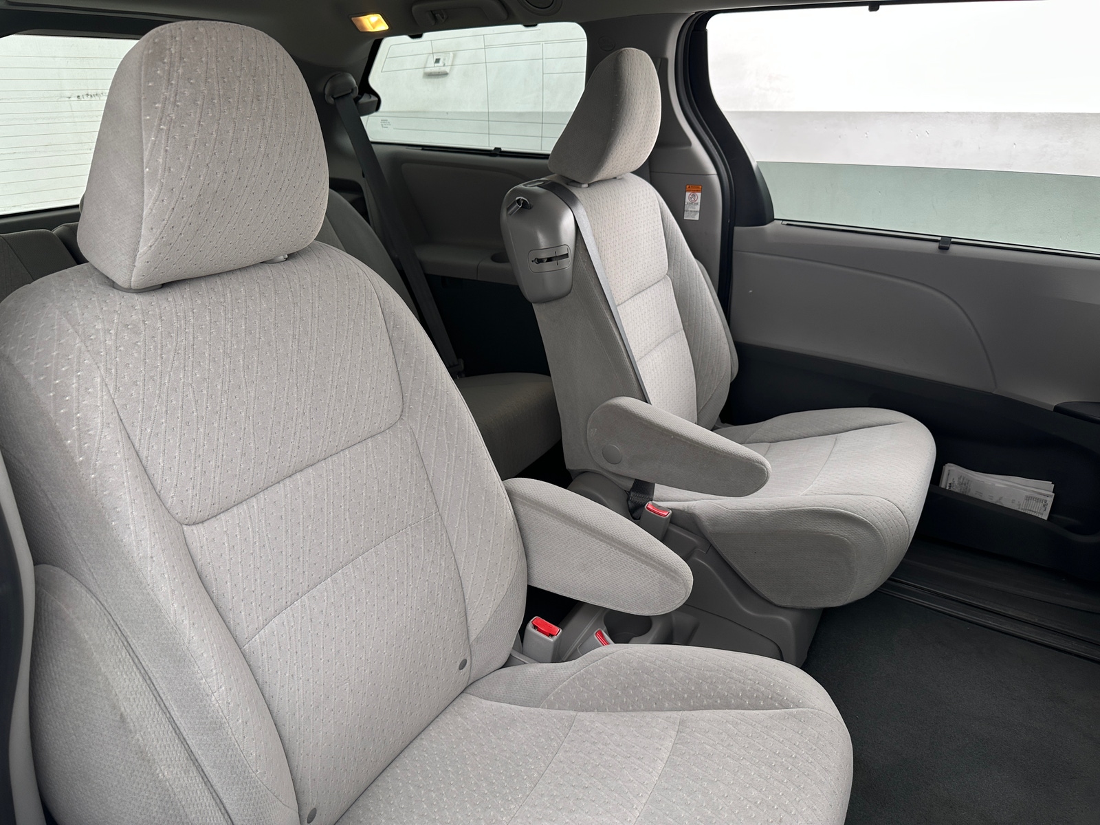Thumbnail: 2020 Toyota Sienna - 6