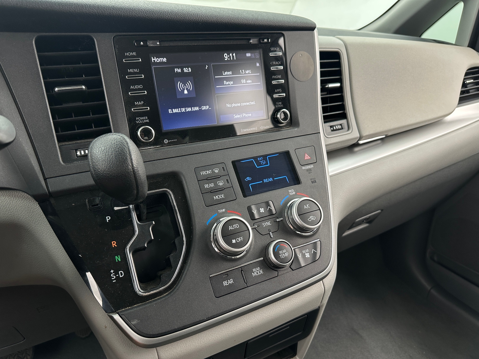 Thumbnail: 2020 Toyota Sienna - 4