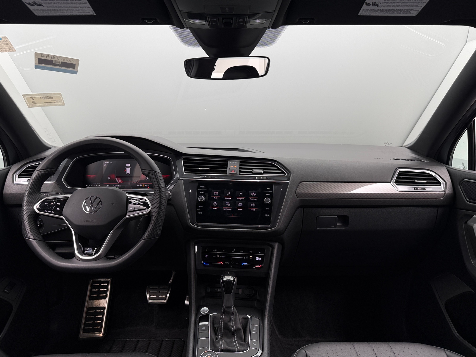 Thumbnail: 2024 Volkswagen Tiguan - 2