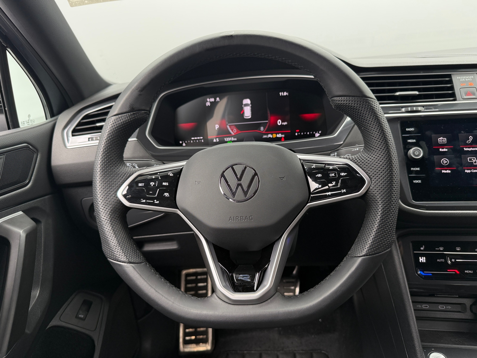 Thumbnail: 2024 Volkswagen Tiguan - 4