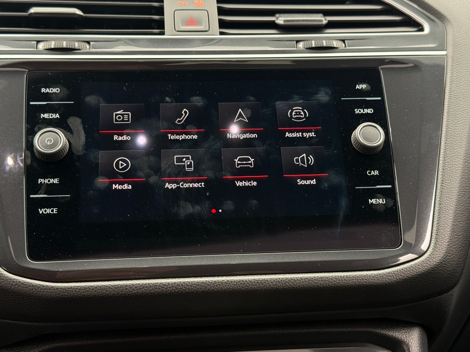 Thumbnail: 2024 Volkswagen Tiguan - 3