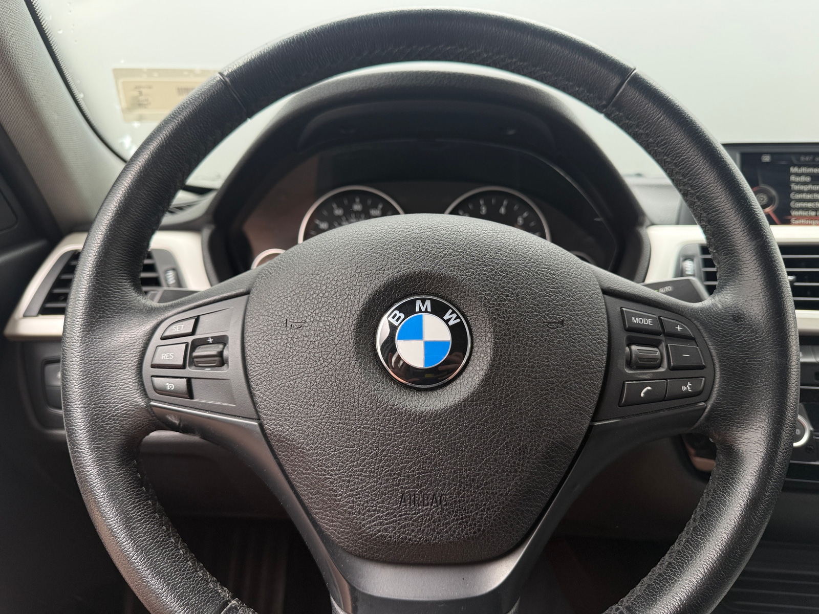 Thumbnail: 2017 BMW 3 Series - 4