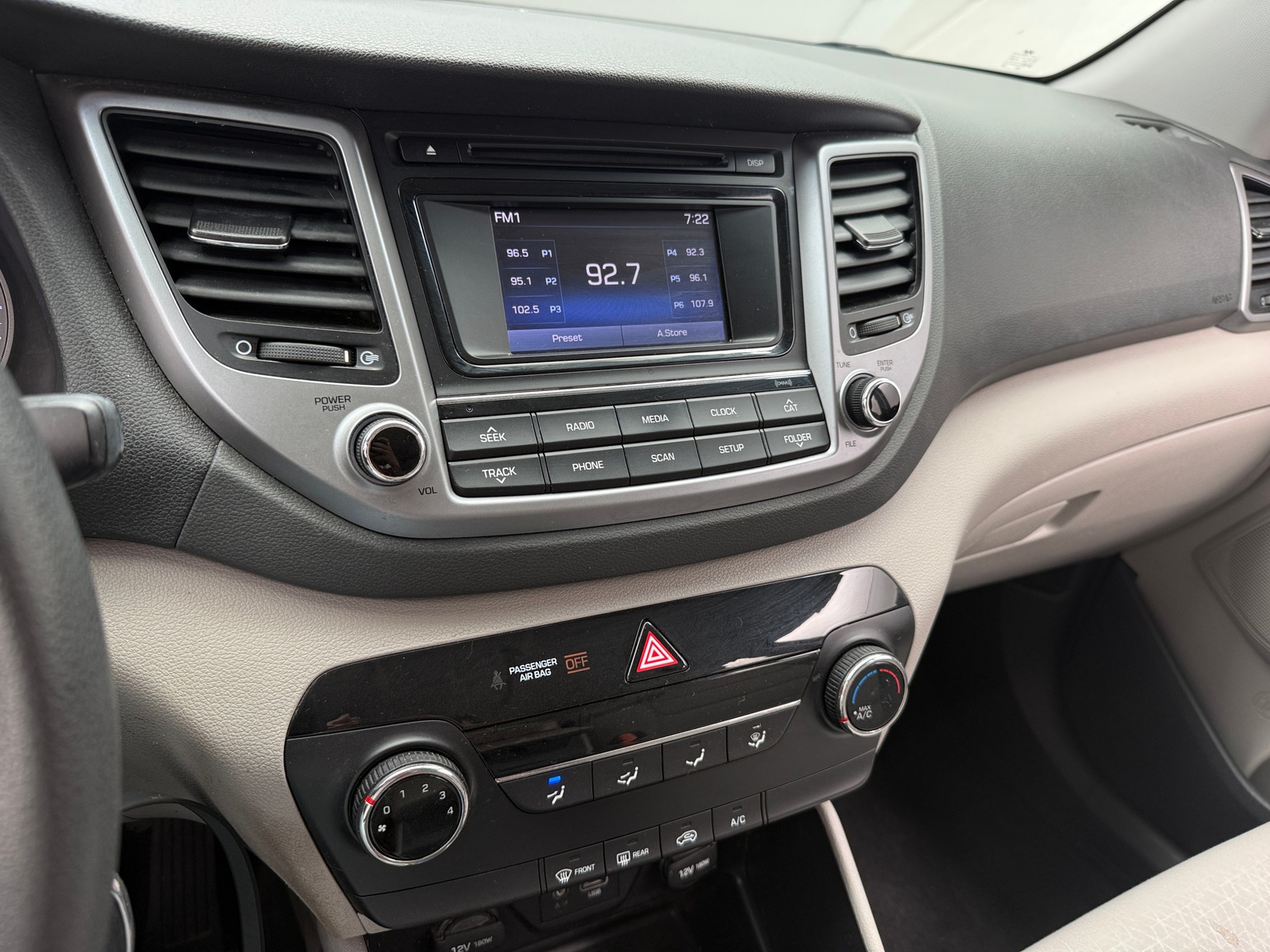Thumbnail: 2017 Hyundai Tucson - 4