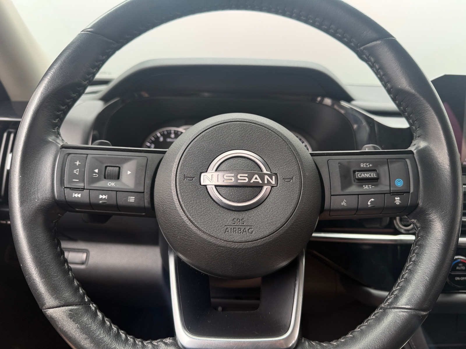 Thumbnail: 2023 Nissan Pathfinder - 5