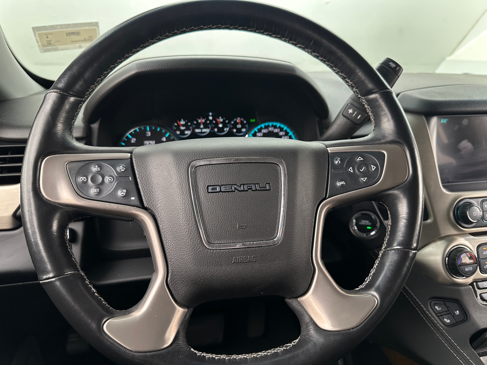 Thumbnail: 2020 GMC Yukon XL - 4