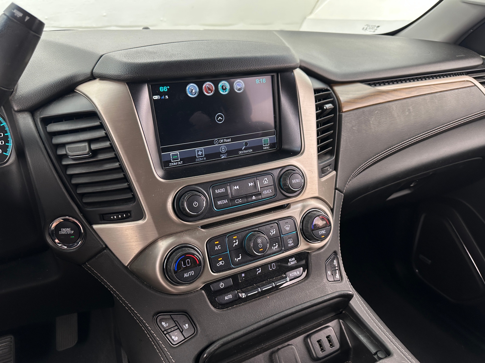 Thumbnail: 2020 GMC Yukon XL - 3