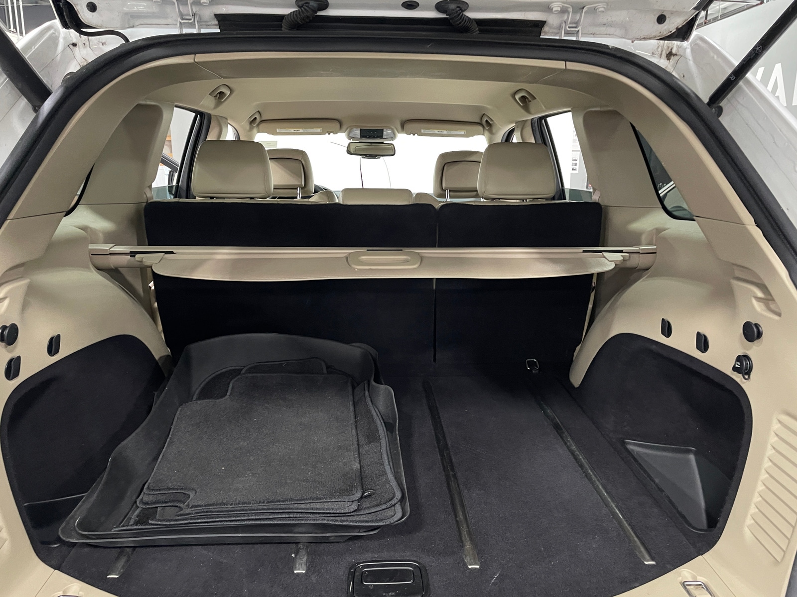 Thumbnail: 2015 Jeep Grand Cherokee - 6