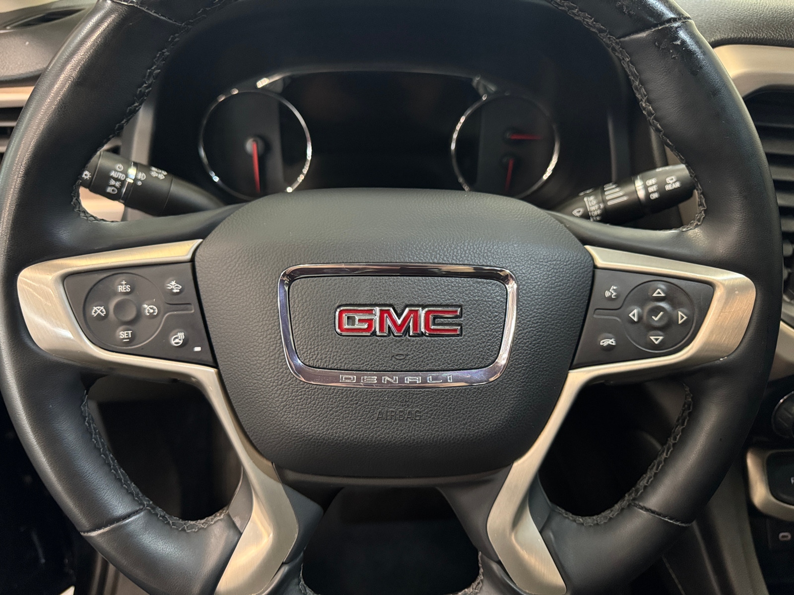 Thumbnail: 2023 GMC Acadia - 4