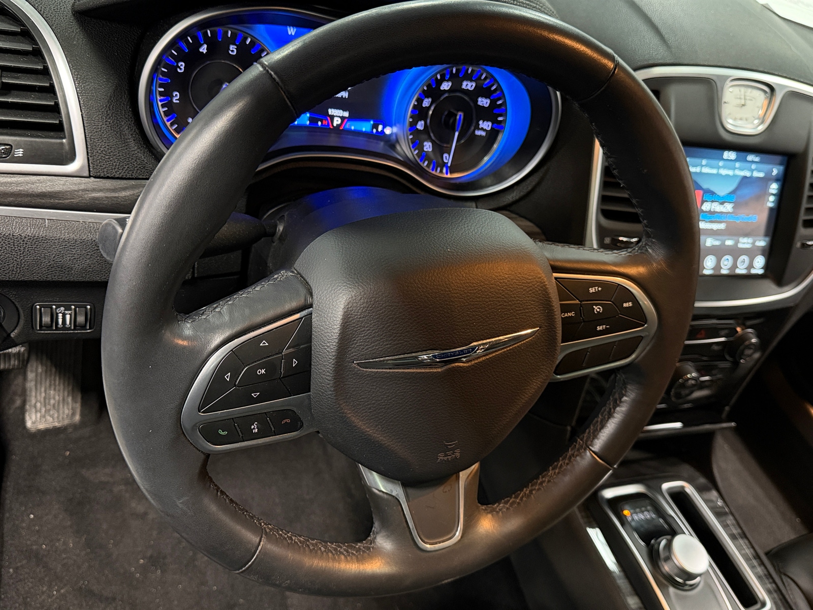 Thumbnail: 2021 Chrysler 300 - 4