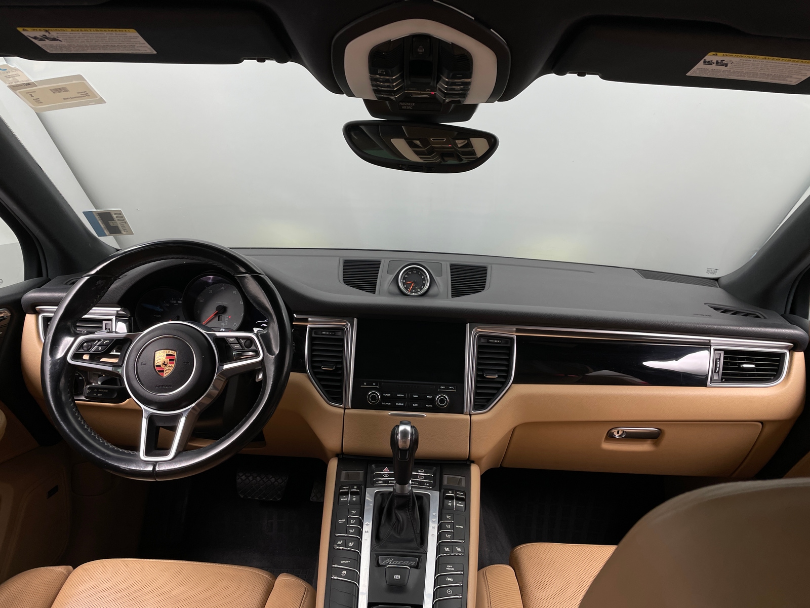Thumbnail: 2017 Porsche Macan - 2