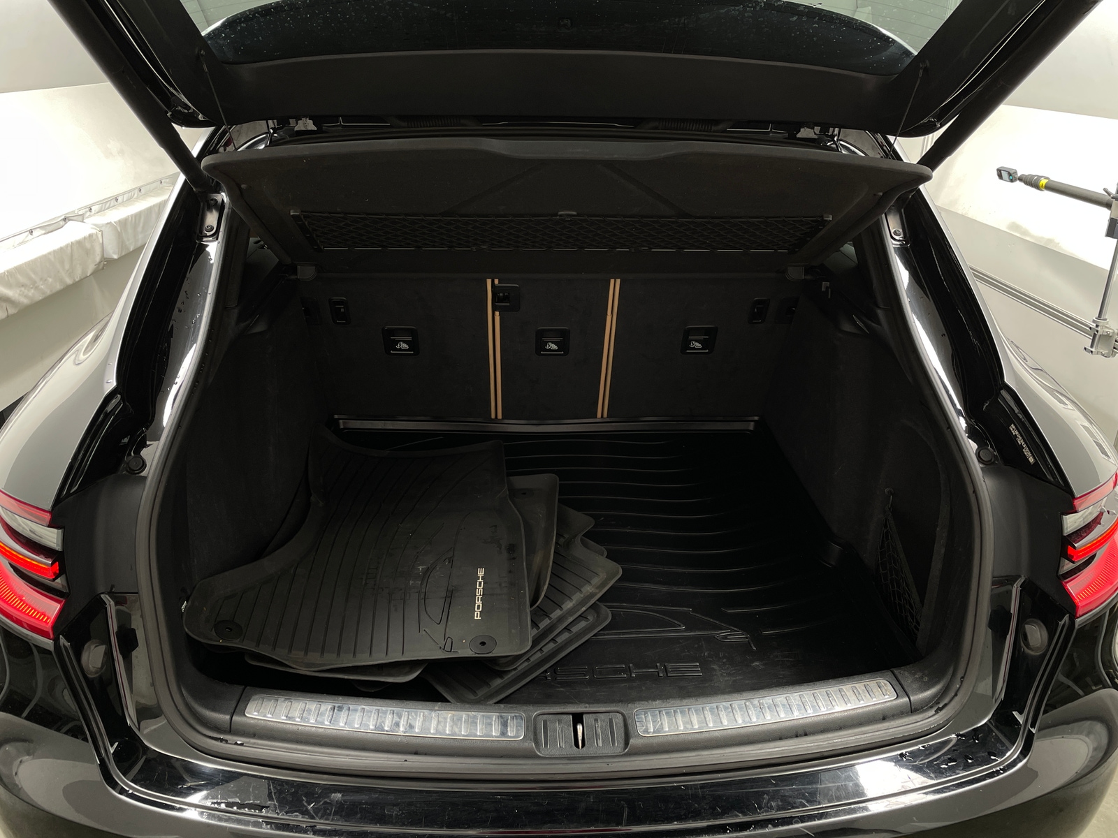 Thumbnail: 2017 Porsche Macan - 6