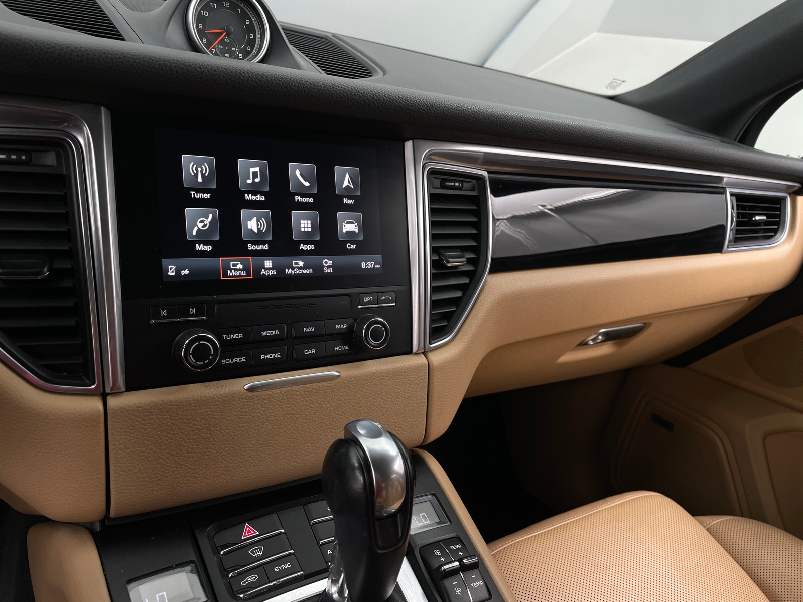 Thumbnail: 2017 Porsche Macan - 3