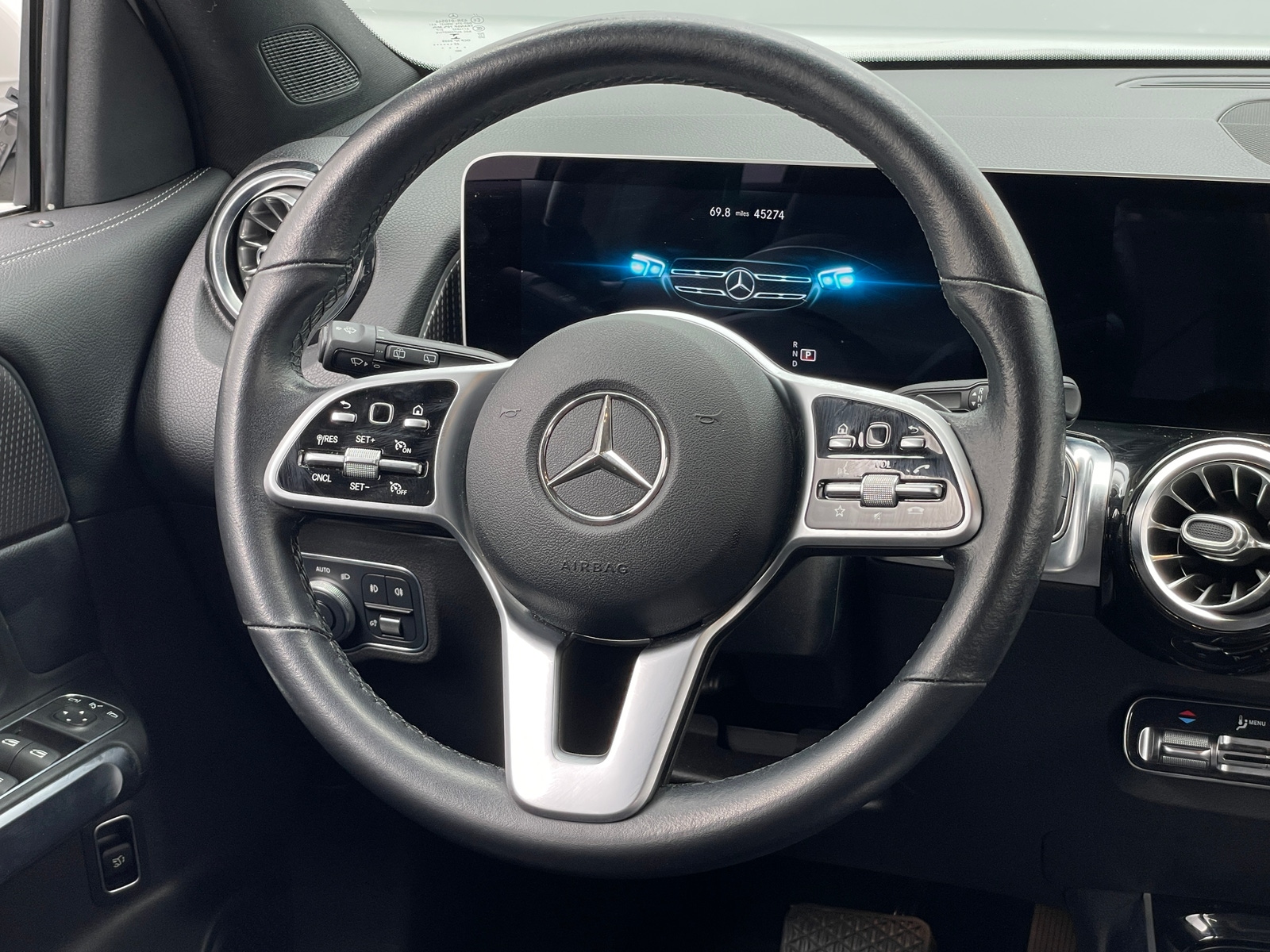 Thumbnail: 2021 Mercedes-Benz GLB - 4