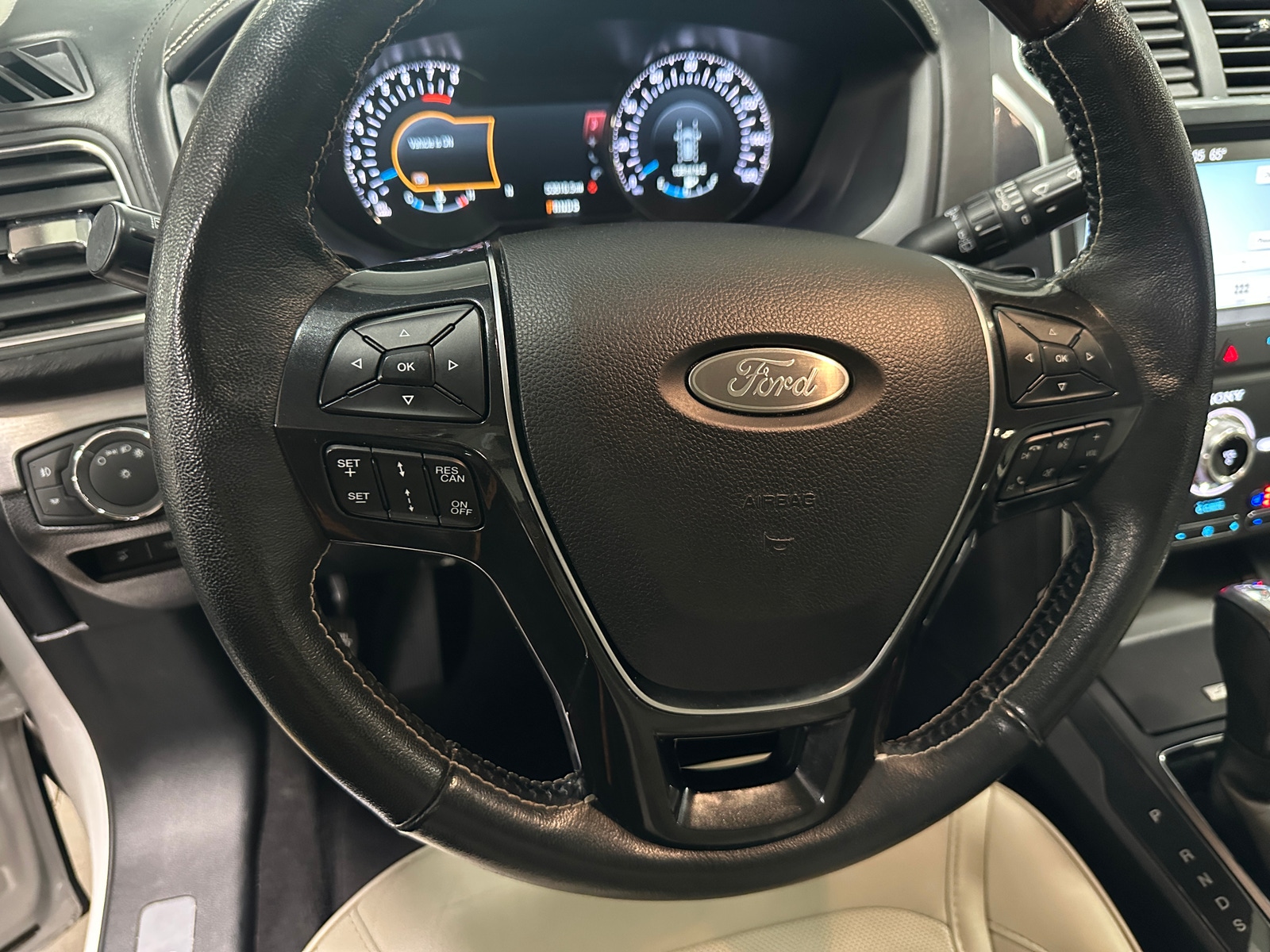 Thumbnail: 2019 Ford Explorer - 4