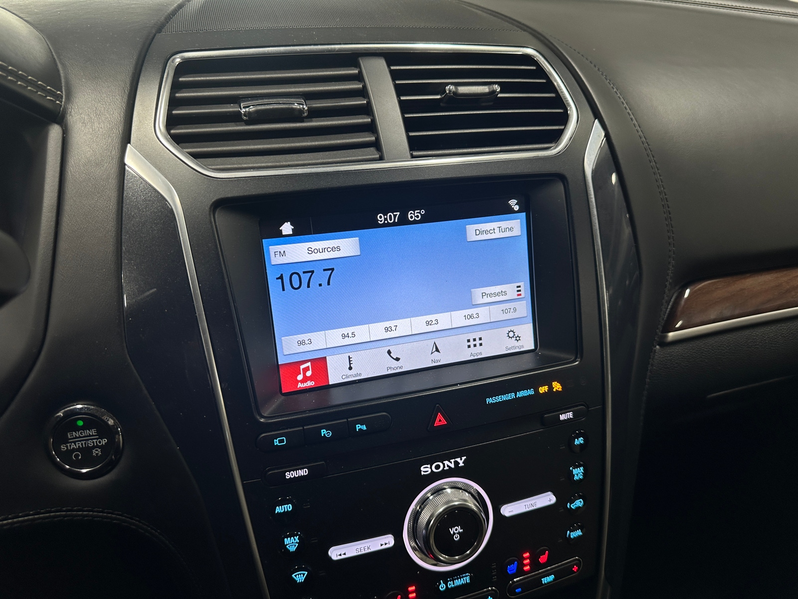 Thumbnail: 2019 Ford Explorer - 3