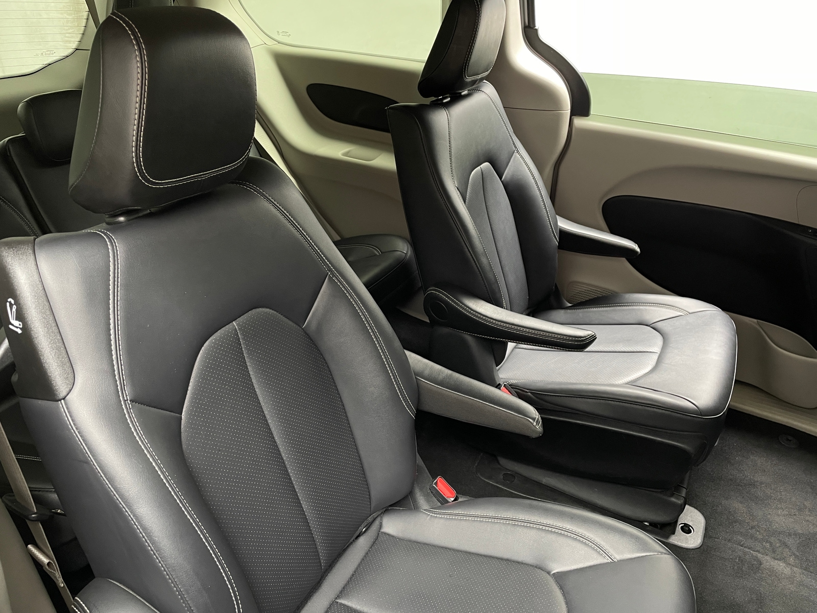 Thumbnail: 2024 Chrysler Pacifica - 5