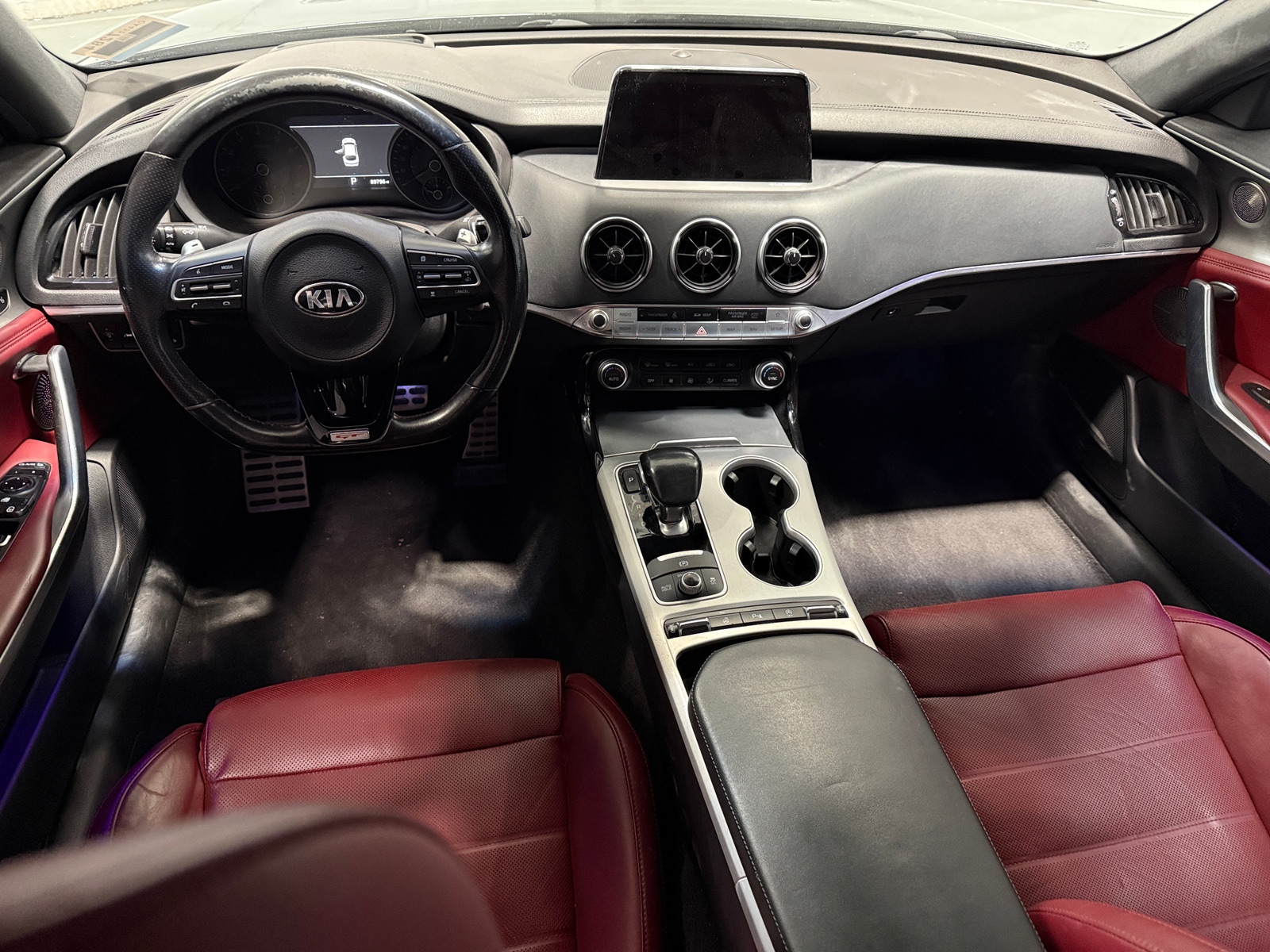 Thumbnail: 2018 Kia Stinger - 2