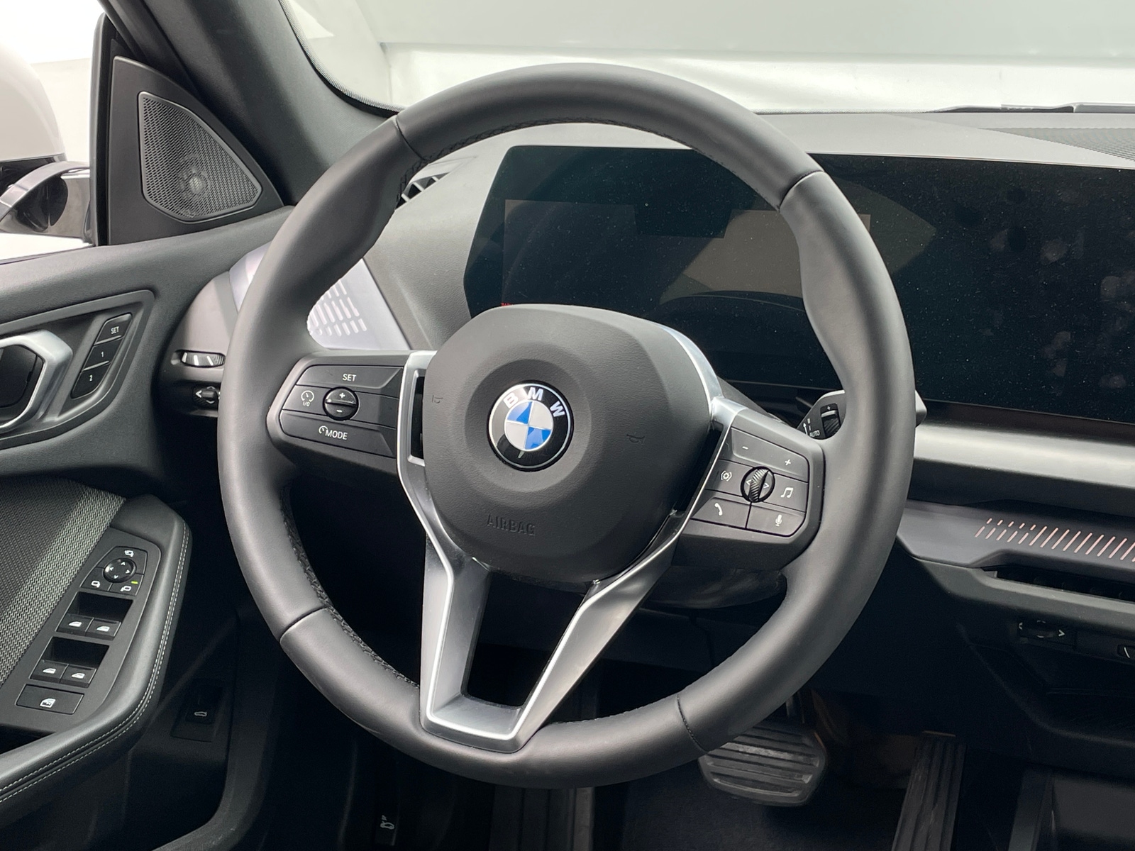 Thumbnail: 2025 BMW 2 Series - 4