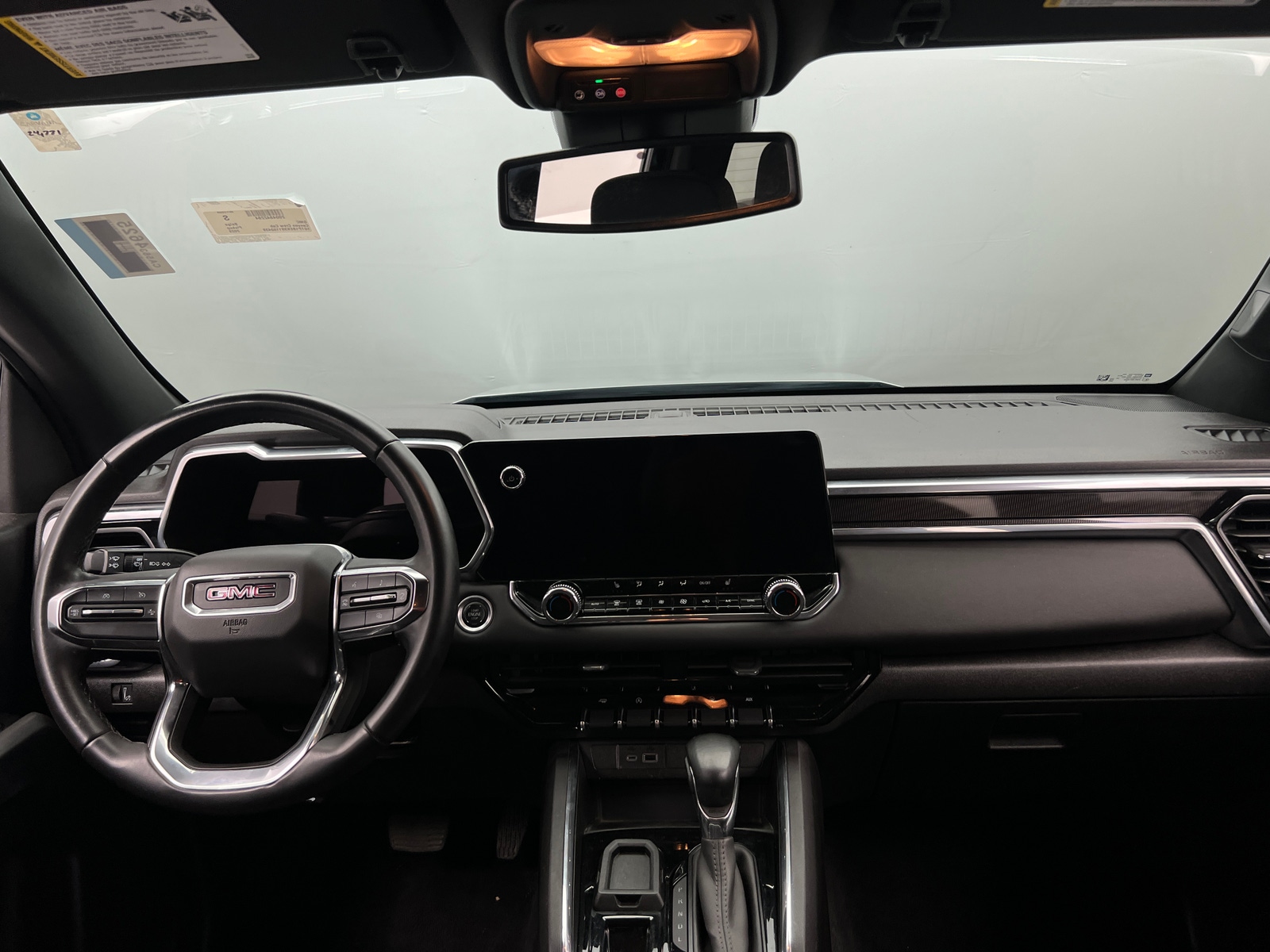 Thumbnail: 2025 GMC Canyon - 3