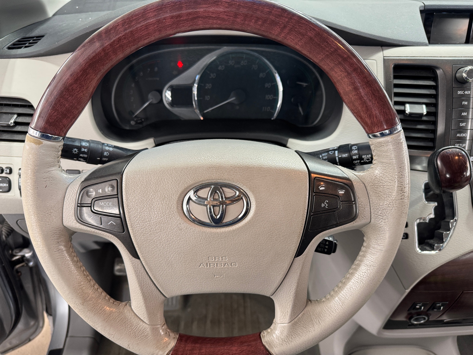 Thumbnail: 2014 Toyota Sienna - 4