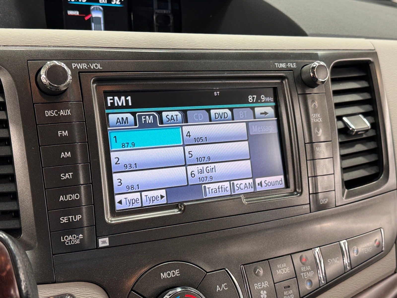 Thumbnail: 2014 Toyota Sienna - 3