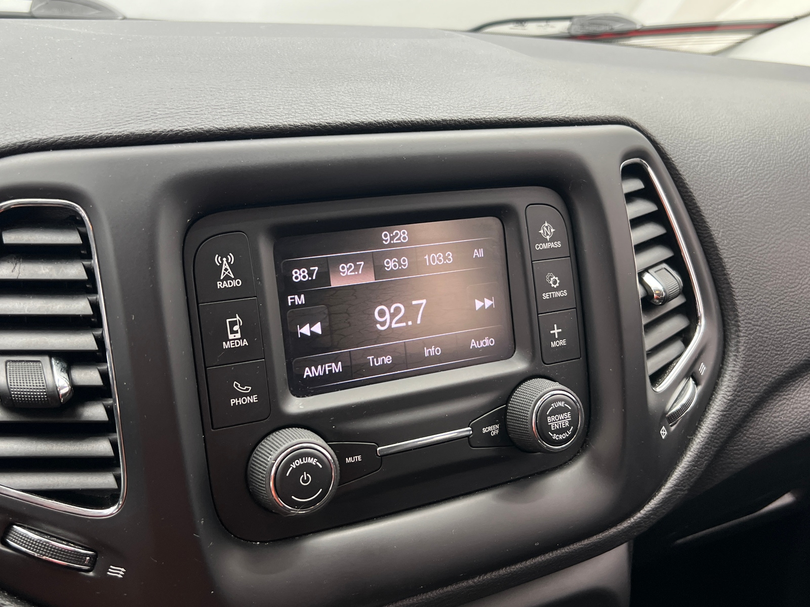 Thumbnail: 2018 Jeep Compass - 4