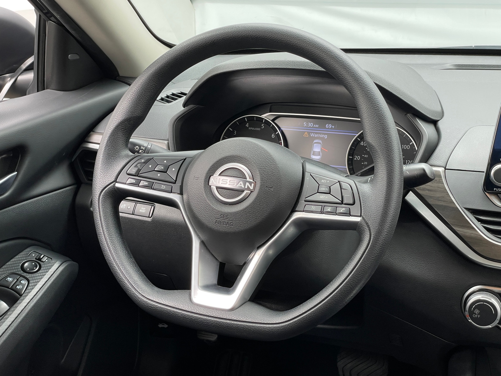 Thumbnail: 2025 Nissan Altima - 5