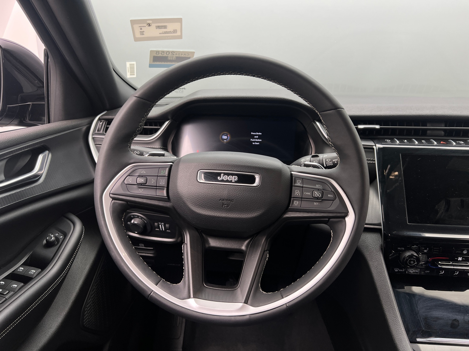 Thumbnail: 2024 Jeep Grand Cherokee L - 4