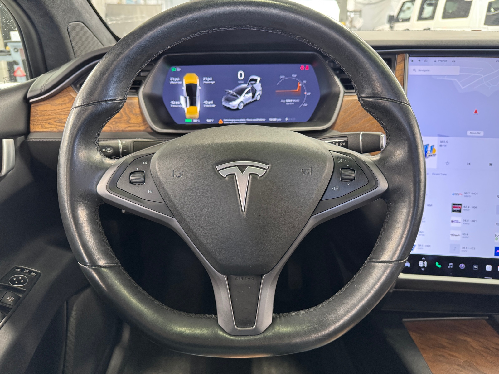 Thumbnail: 2020 Tesla Model X - 4