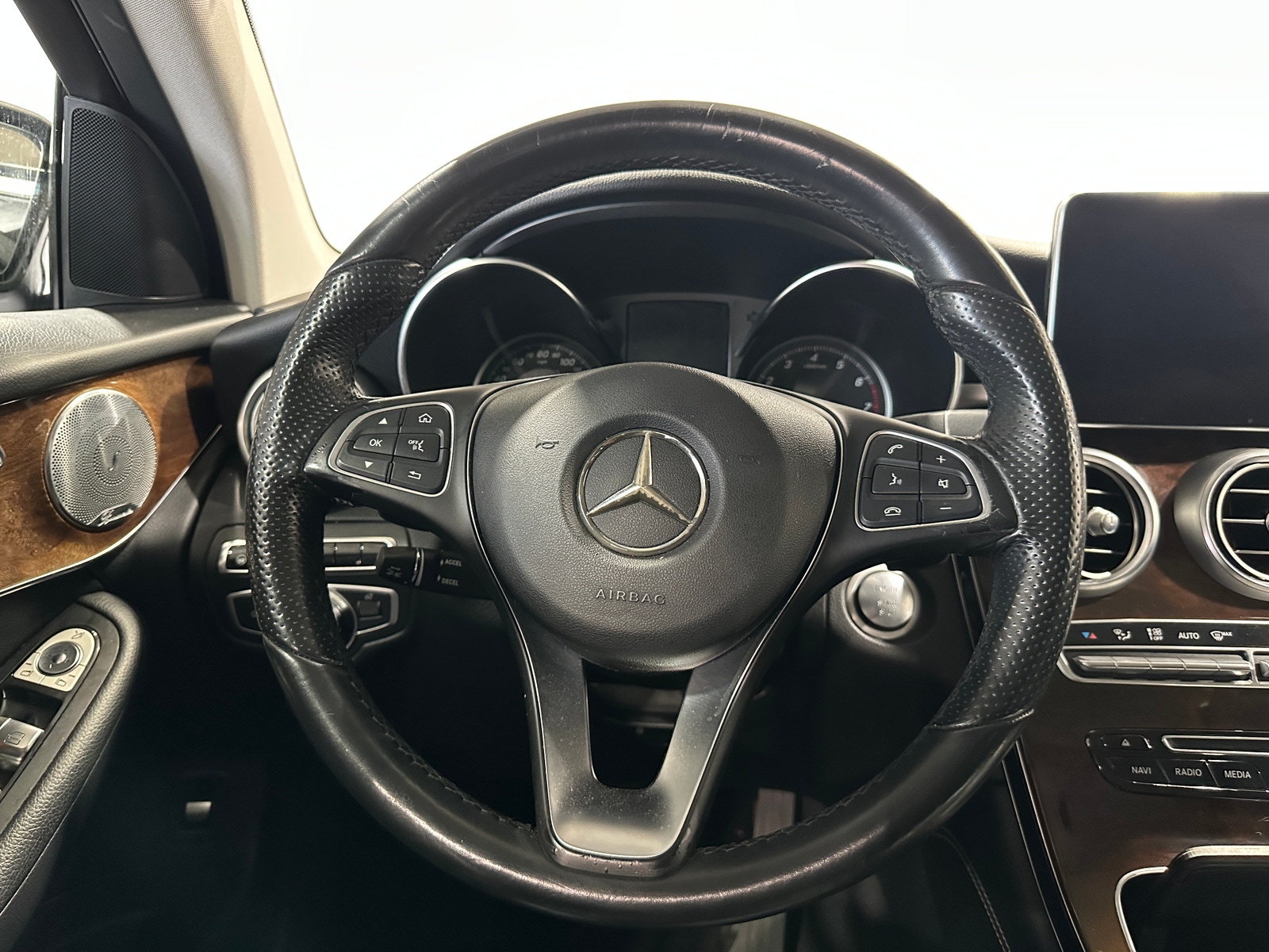 Thumbnail: 2016 Mercedes-Benz GLC - 4
