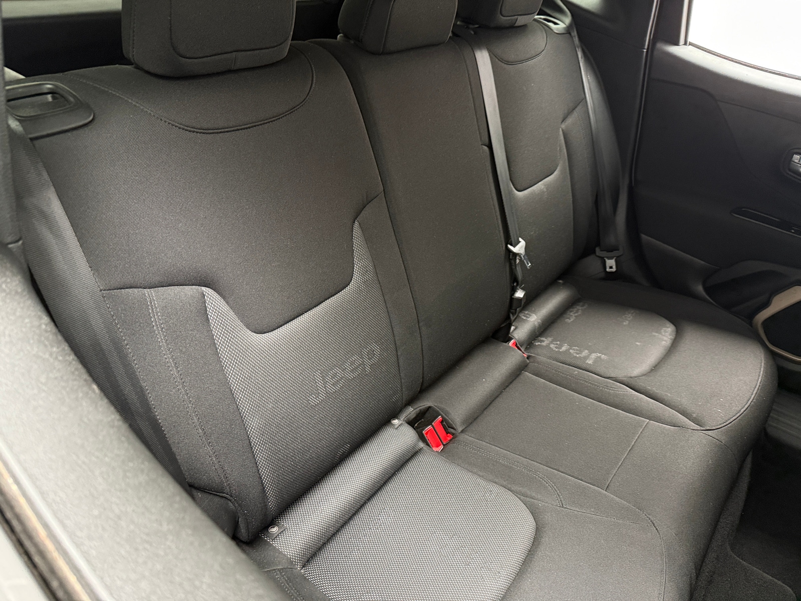 Thumbnail: 2015 Jeep Renegade - 6