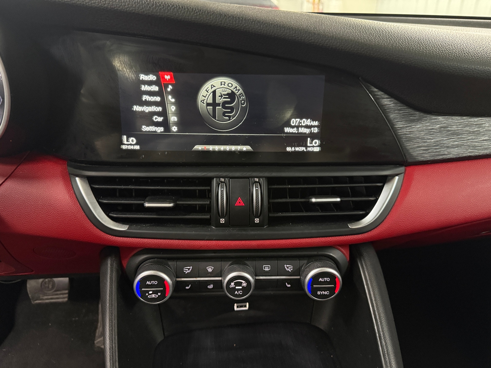 Thumbnail: 2019 Alfa Romeo Giulia - 3