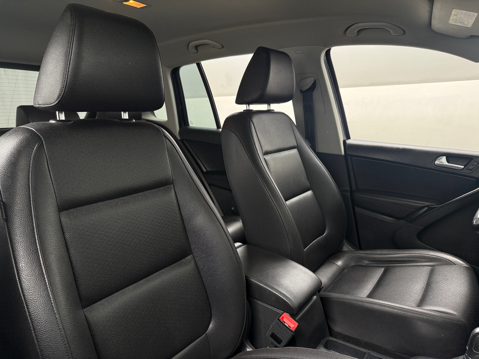 Thumbnail: 2017 Volkswagen Tiguan - 2