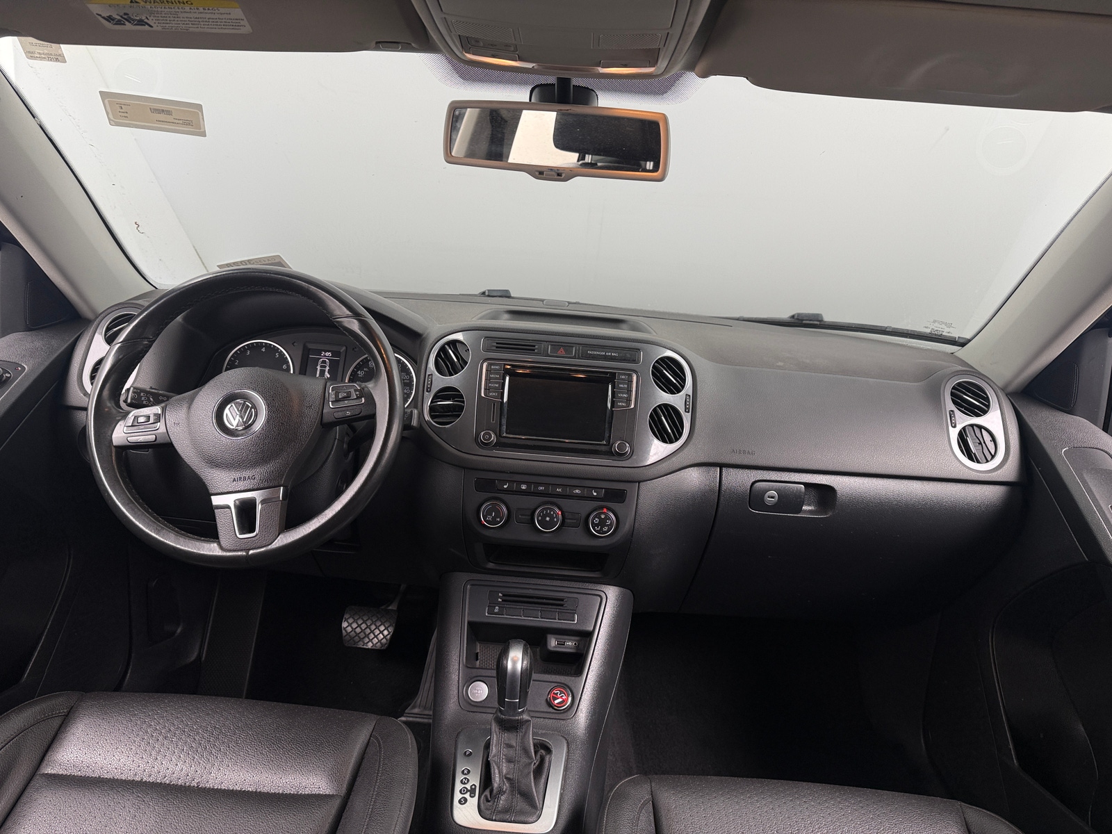 Thumbnail: 2017 Volkswagen Tiguan - 3